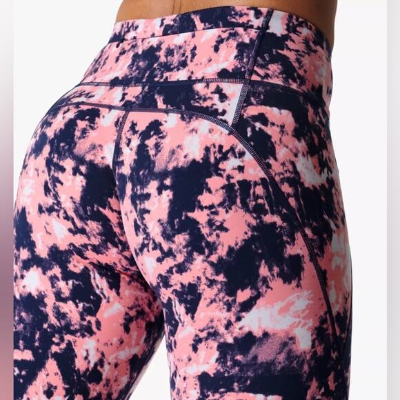 Sweaty Betty Tie Dye Power Leggings - 7/8 Length - pocket - Picture 2 of 16